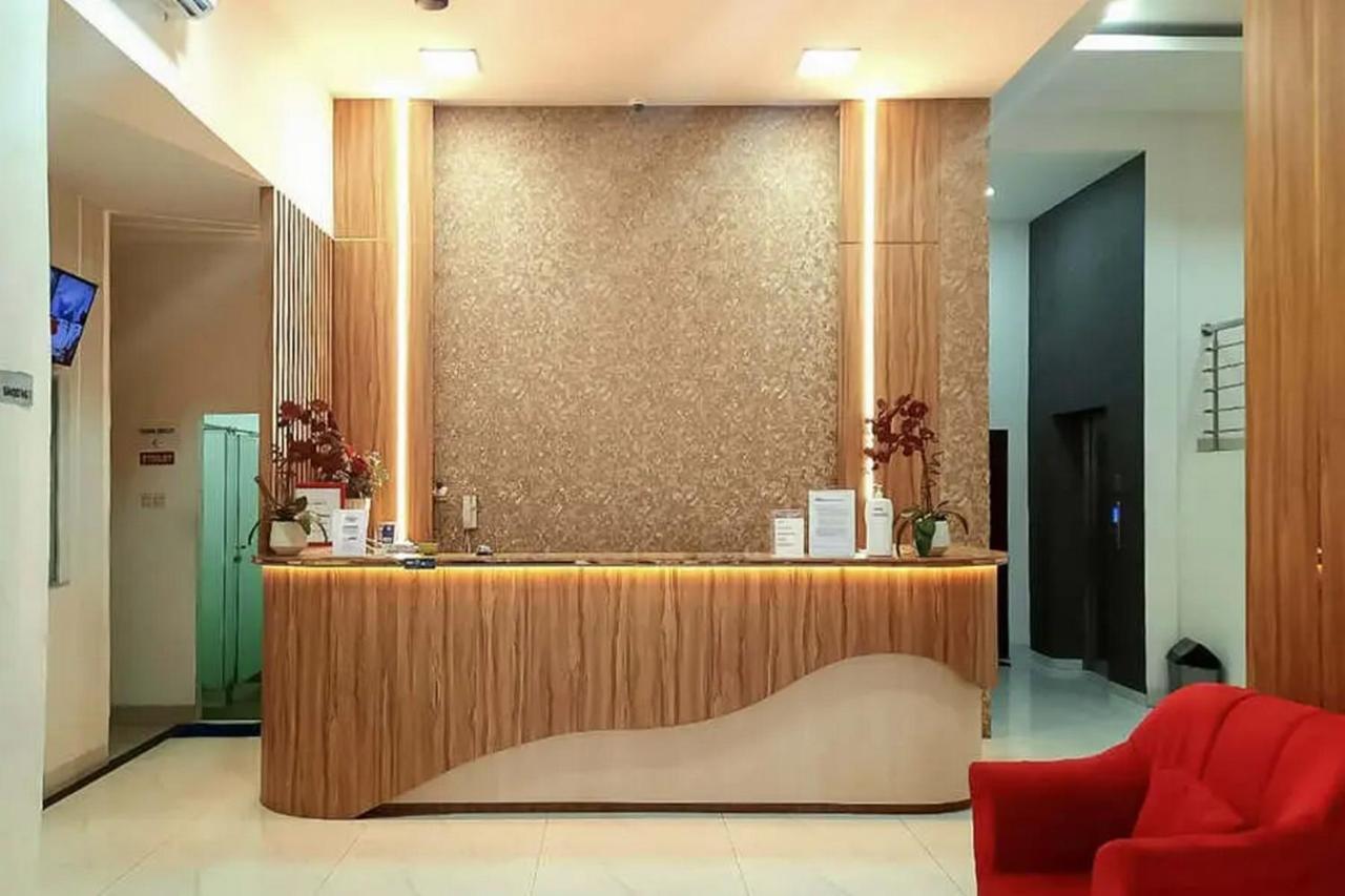 Reddoorz Plus @ Cemara Asri Medan Exteriér fotografie